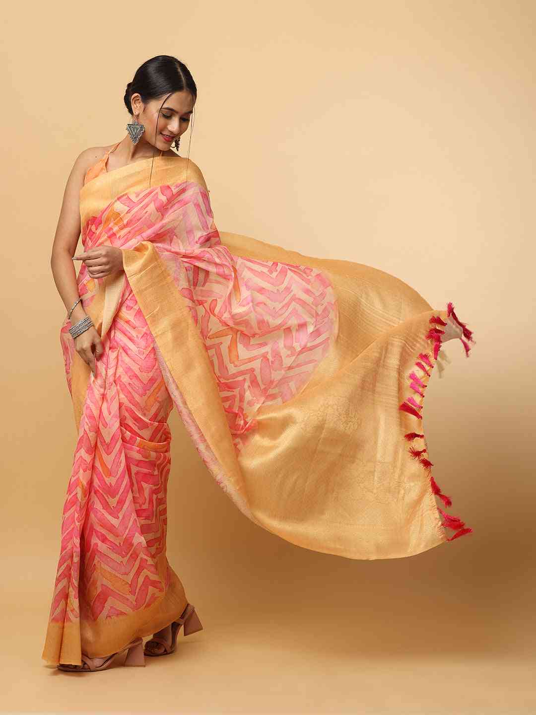 Slub Silk Digital Print Sarees With Ethnic Motif Border