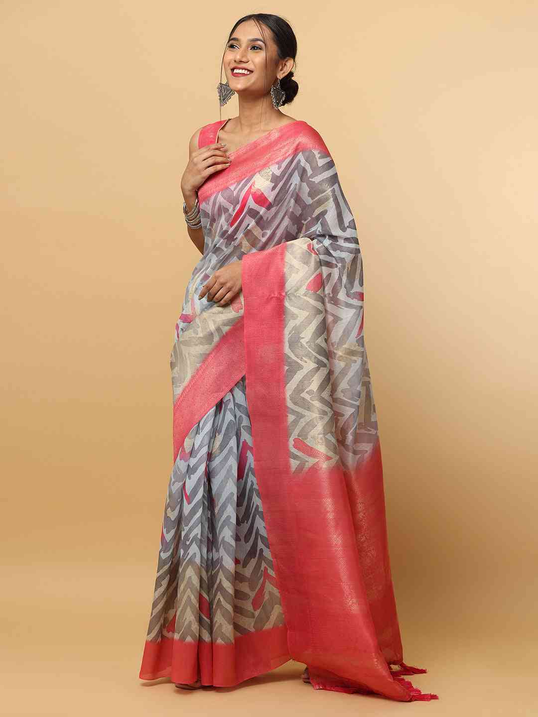 Slub Silk Digital Print Sarees With Ethnic Motif Border