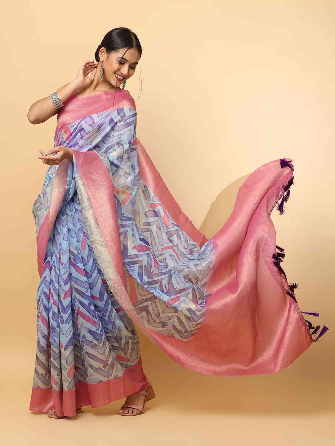 Slub Silk Digital Print Sarees With Ethnic Motif Border