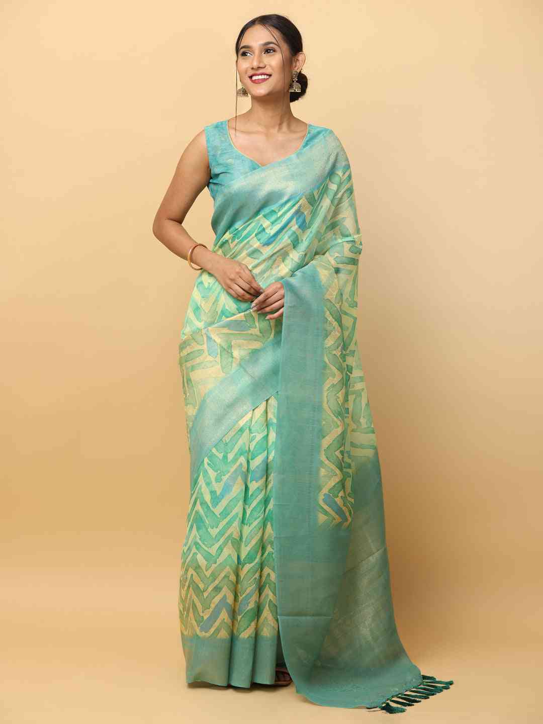 Slub Silk Digital Print Sarees With Ethnic Motif Border