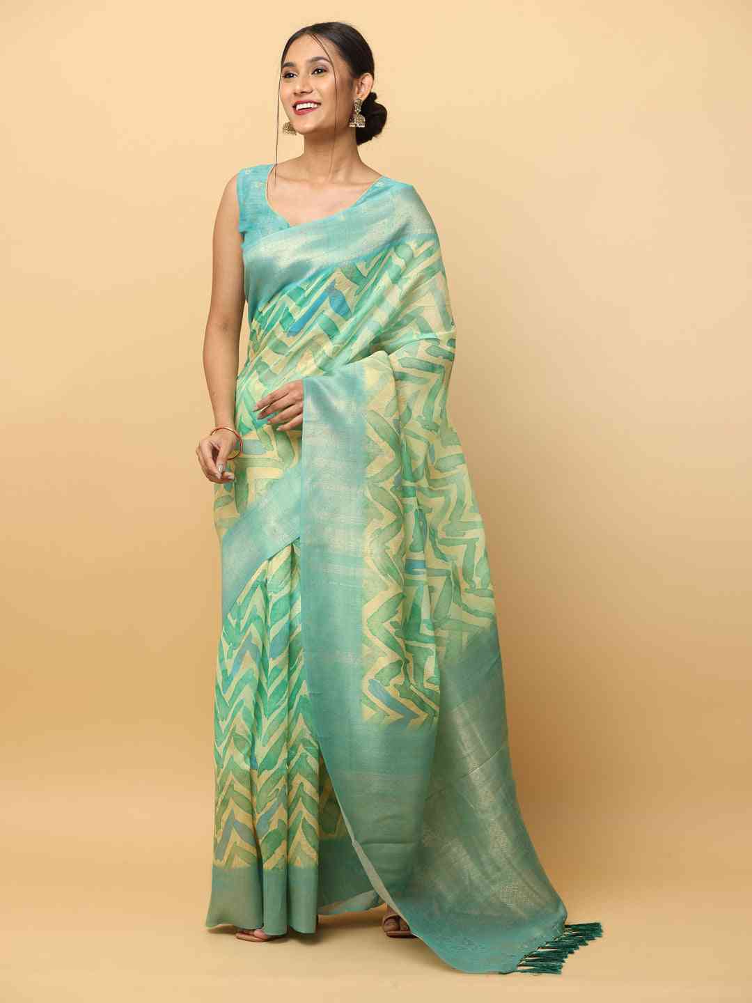 Slub Silk Digital Print Sarees With Ethnic Motif Border