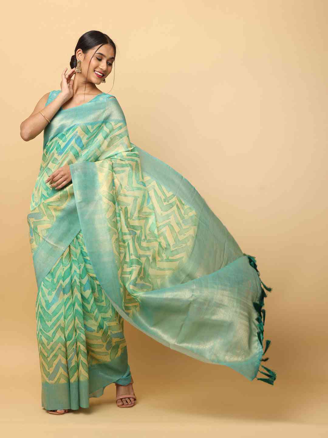 Slub Silk Digital Print Sarees With Ethnic Motif Border