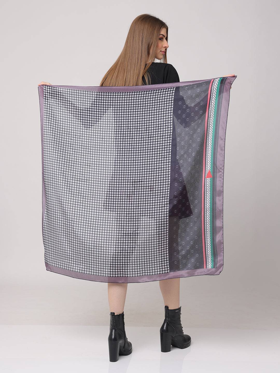 Houndstooth Harmony Scarf