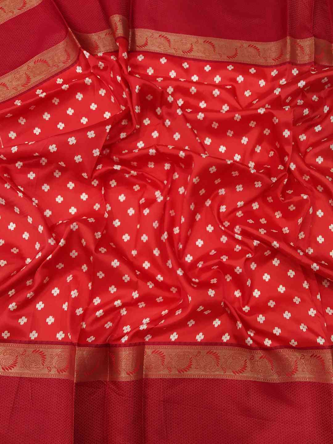 Red Soft Silk Saree with Floral Pattern and Gadwal Border