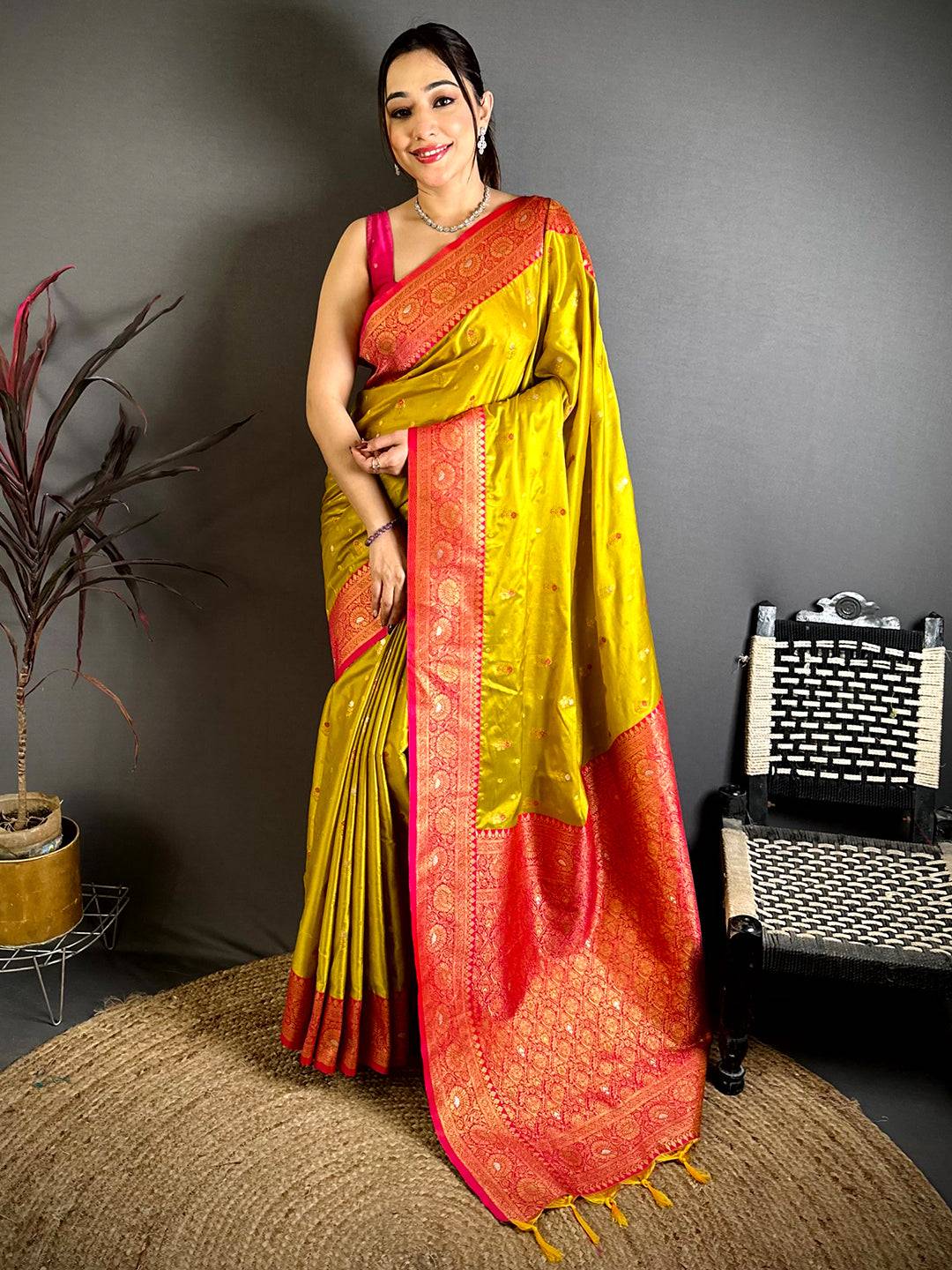 Gold Minakari Butti Zari Tissue Saree
