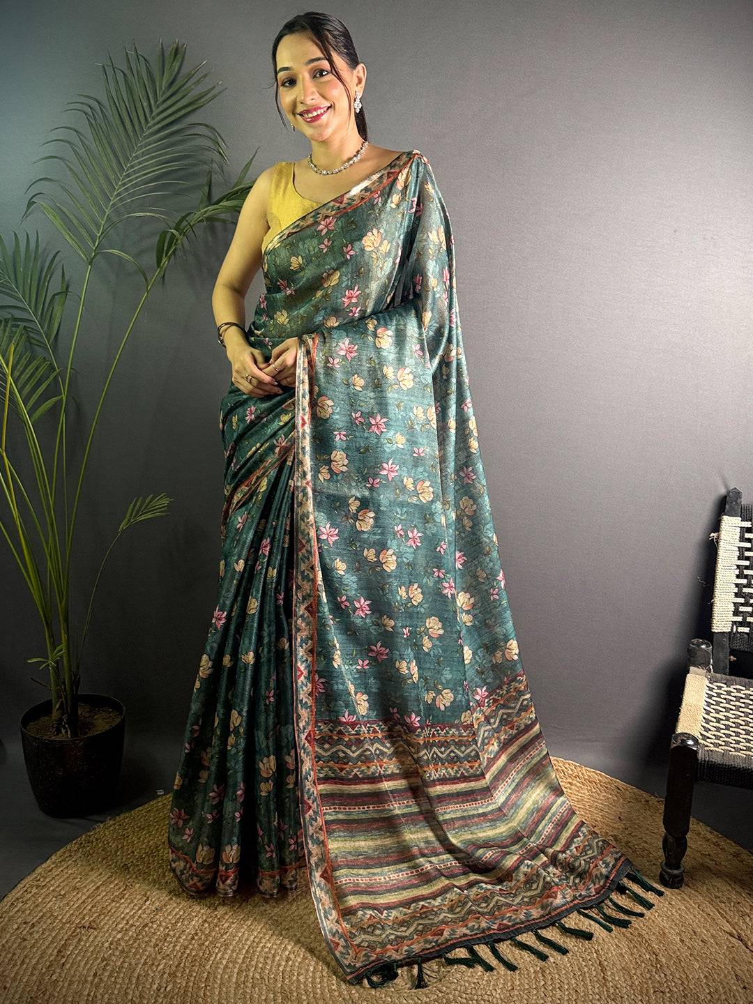 Bottle Green Linen Juth Digital Print Saree