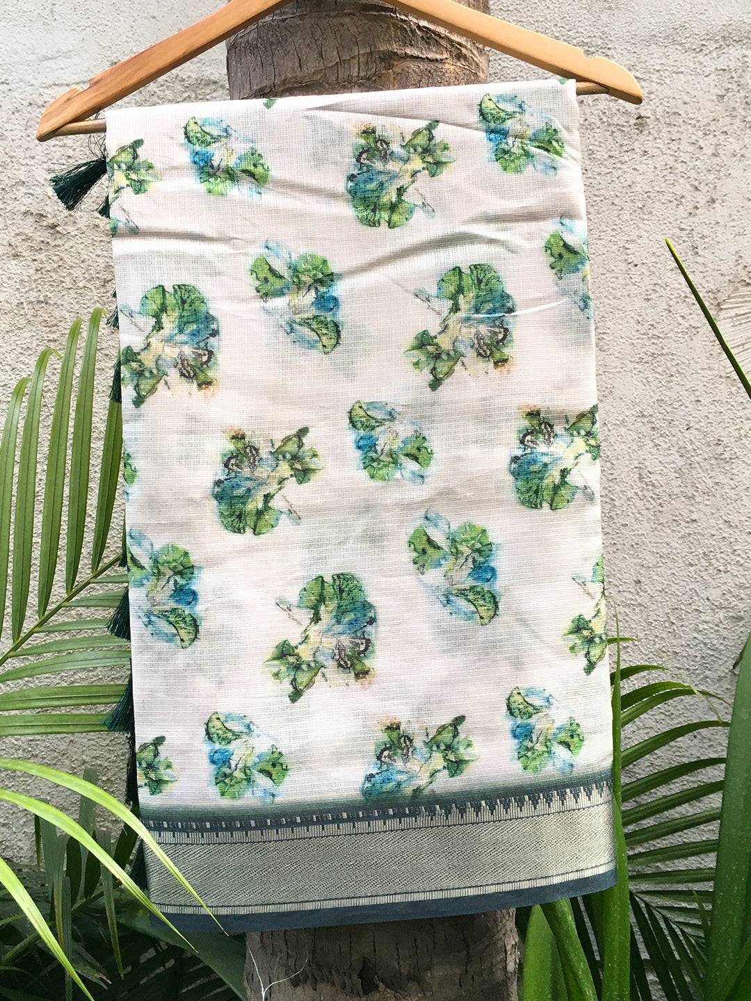 Kanjivaram Pearl Gold Zari Pattu Border Saree with floral print