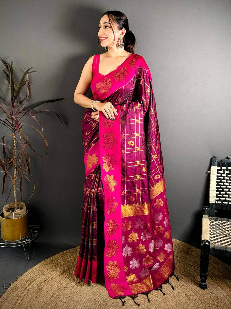 Stylish Gold Woven Pallu Contrast Border Saree