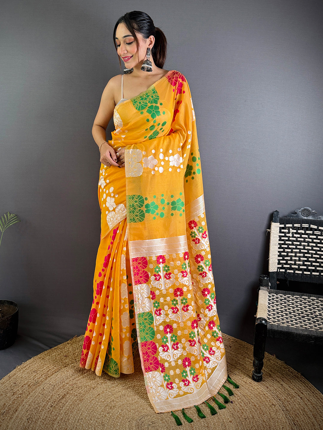 Graceful Yellow Dhakai Jamdani Cotton Silk Saree