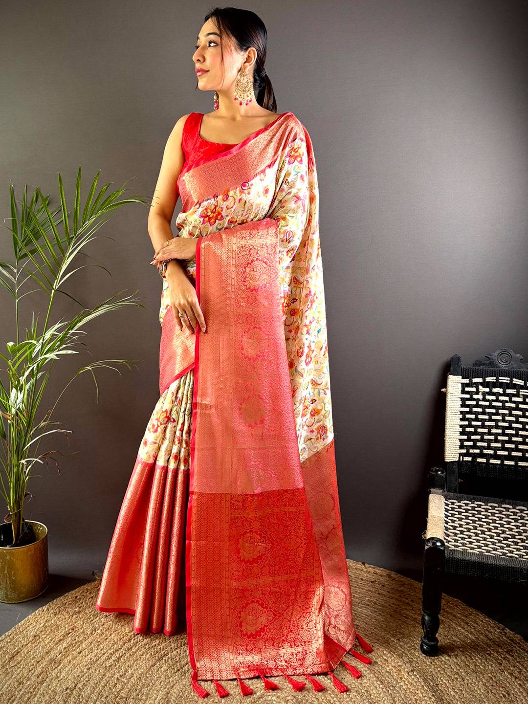 White Banarasi Silk Saree With Kanchi Pattu Border