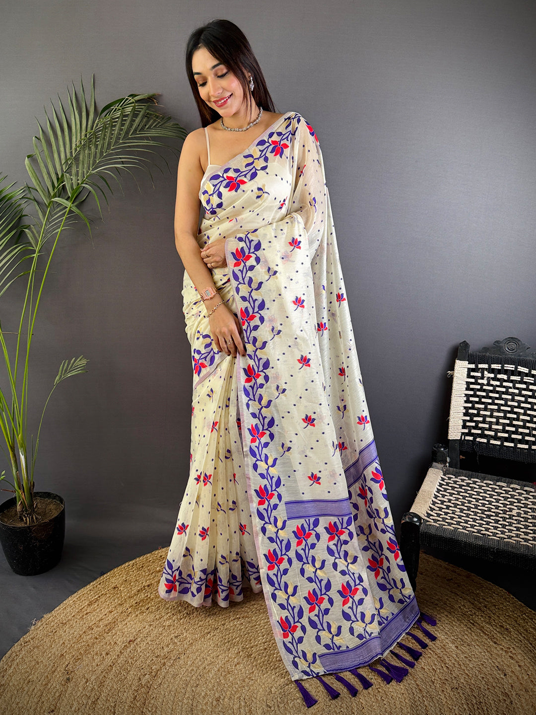 Off White Dhakai Jamdani Cotton Silk Saree
