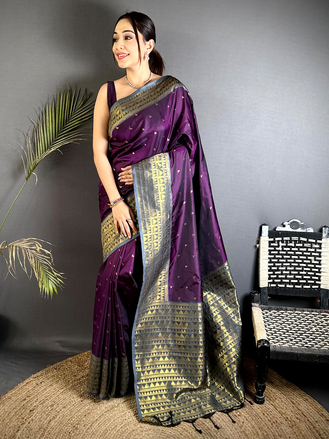 Royal Temple Butti Soft Silk Saree