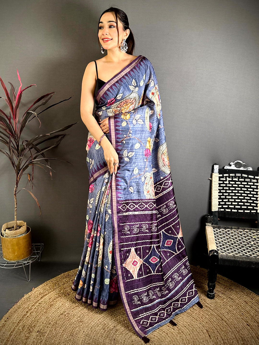 Stylish Pochampally Art Pallu Tussar Saree