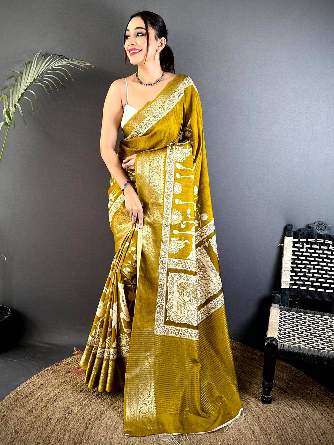 Tradition Self Zari Chex Viscose Dola Saree