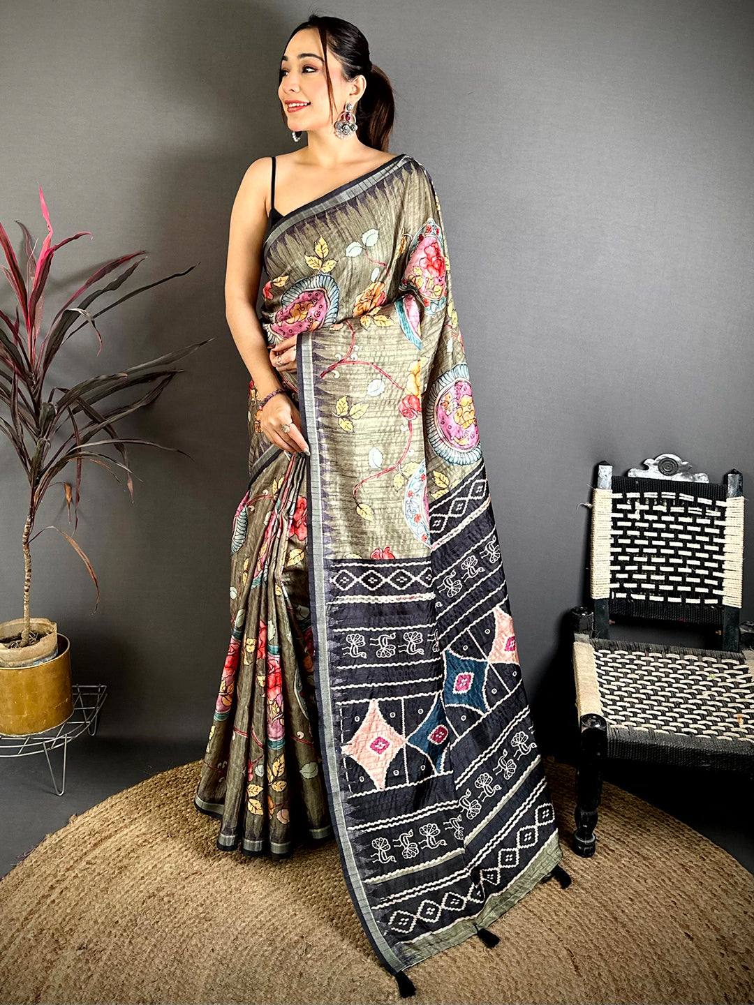 Radiant Pochampally Art Pallu Tussar Saree