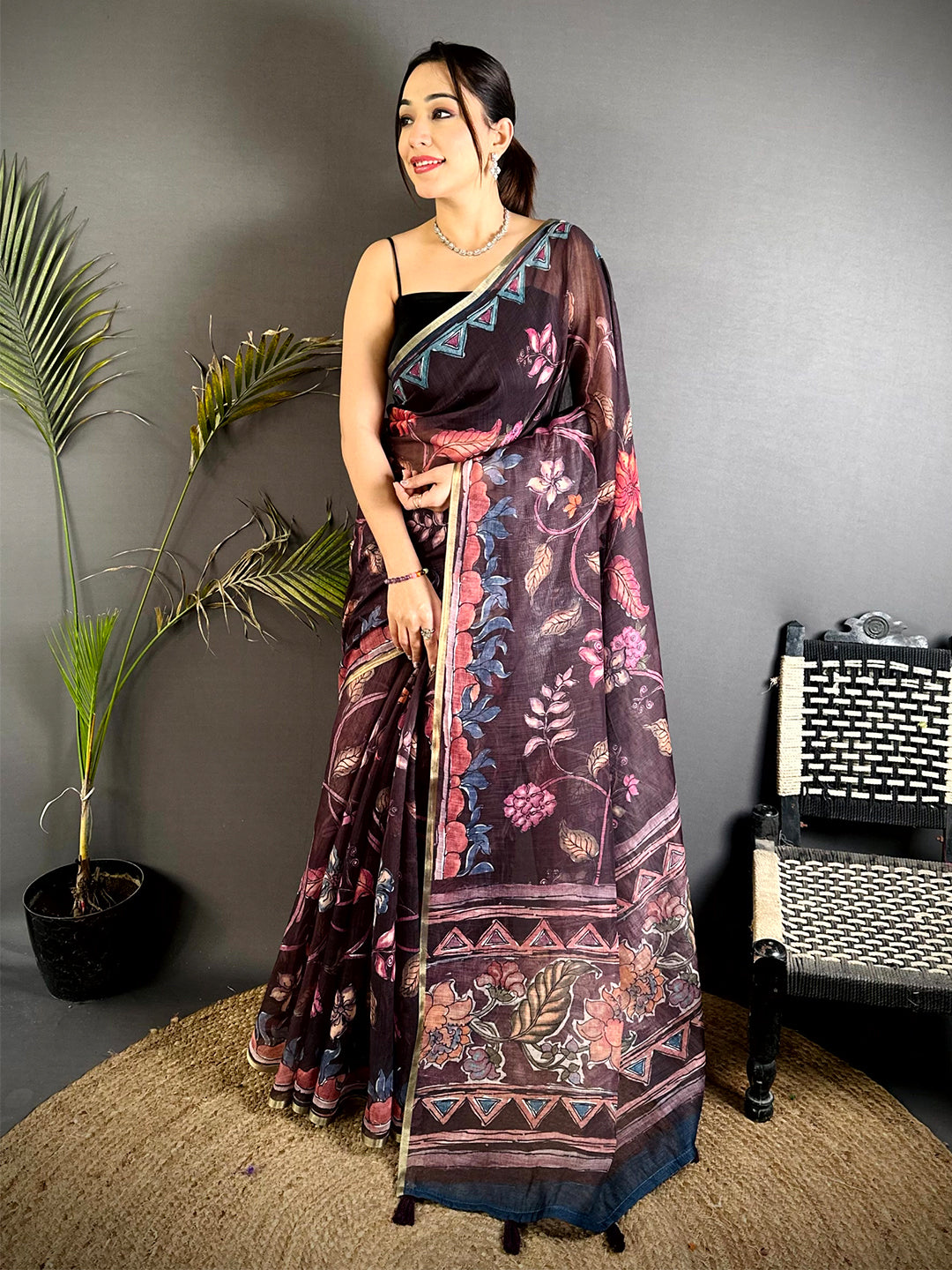 Opulent Floral Hand Art Linen Saree