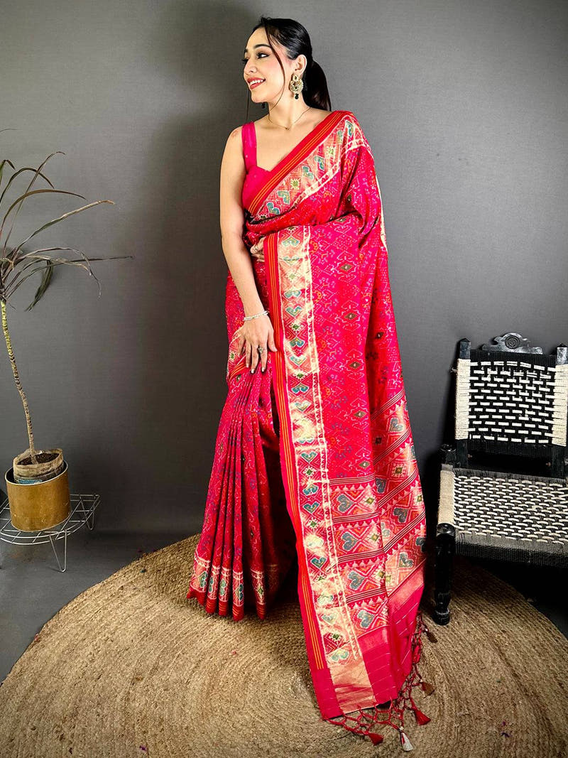 Stylish Ikkat Weaving Patola Silk Saree