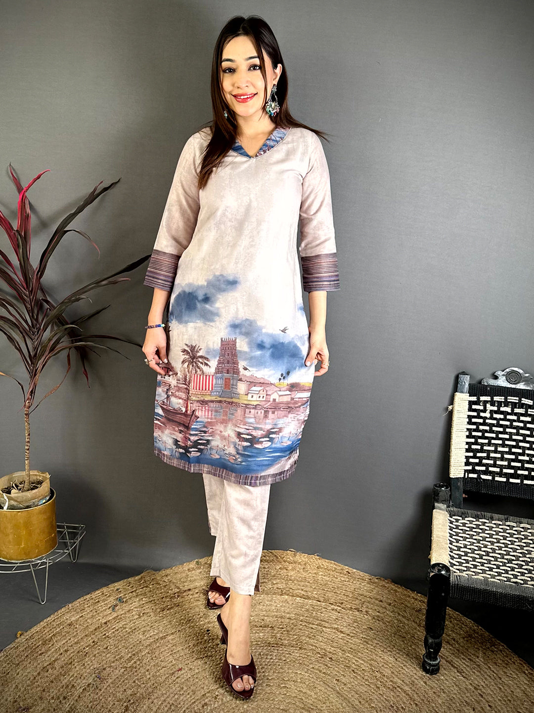 Elegant Art Print Collar Neck Kurti