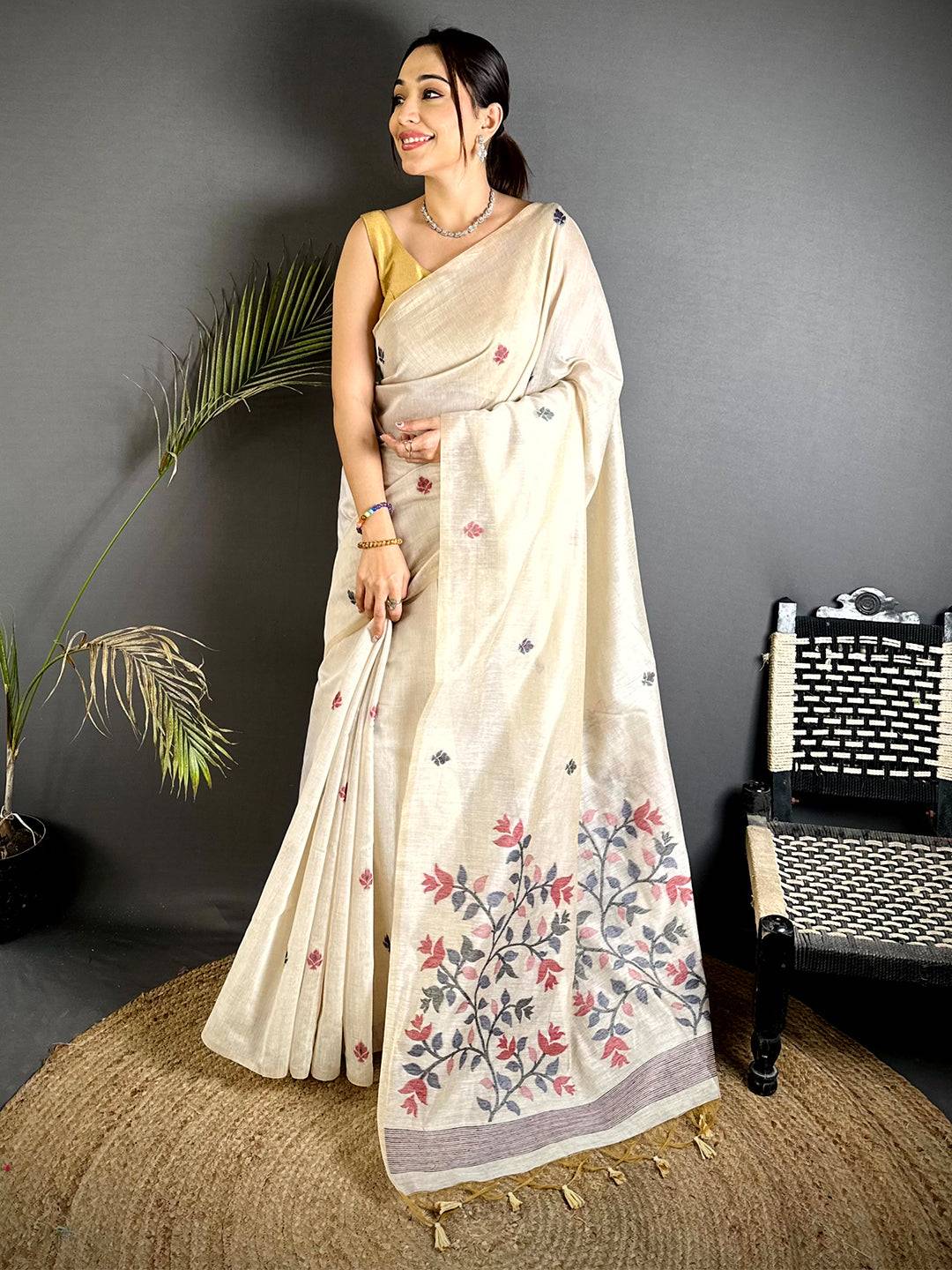 White Jamdani Pallu Khadi Linen Saree