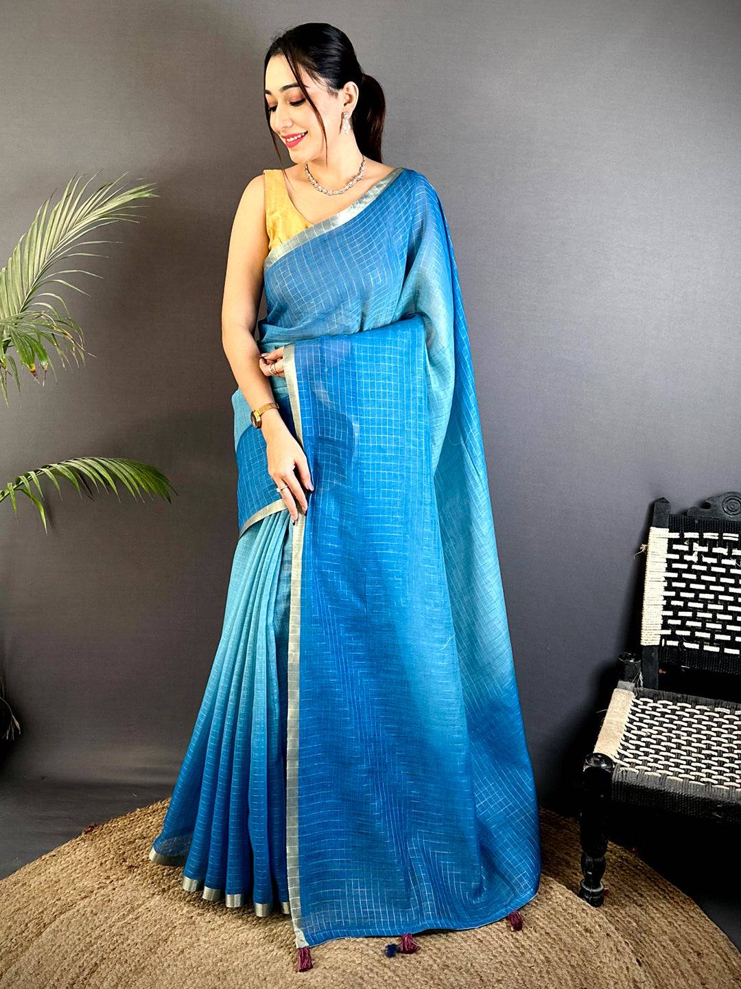 Stylish Self Chex Linen Zari Saree