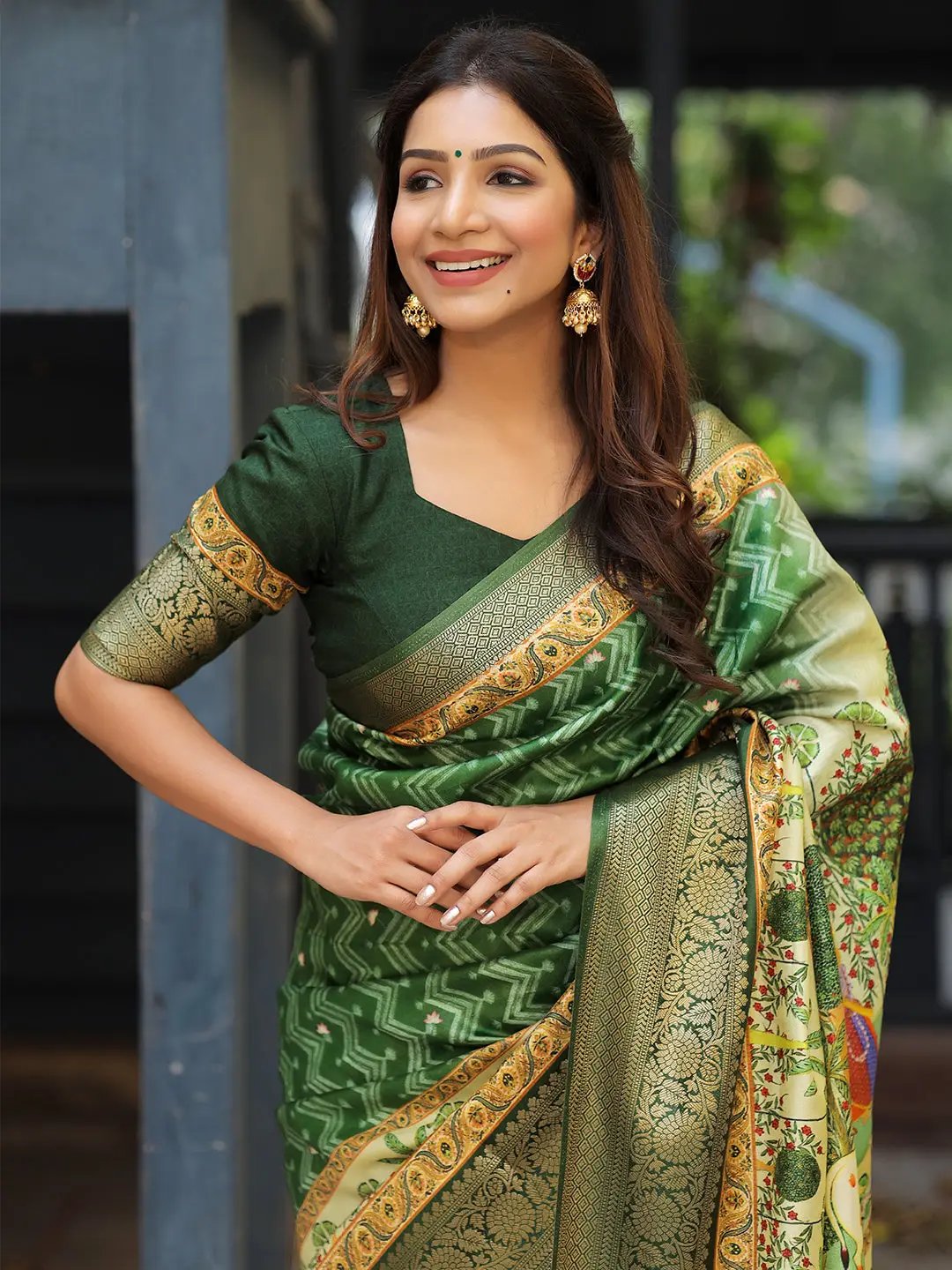 Green Colour Visocse Dola Silk Saree with Pichwai Print