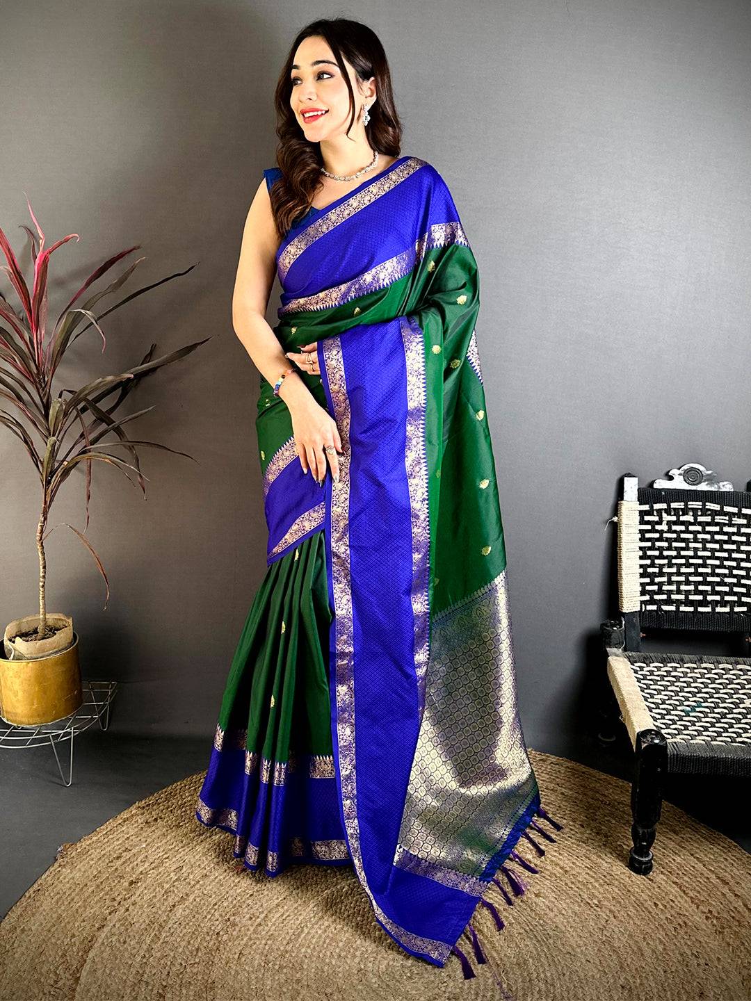 Dark Green Dual Tone Gadwal Saree