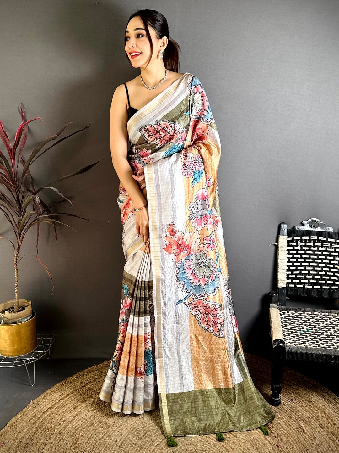 Stylish Tussar Ghicha Floral Saree