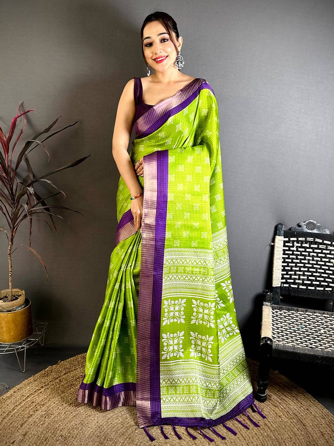 Stylish Tussar Black Zari Weave Saree