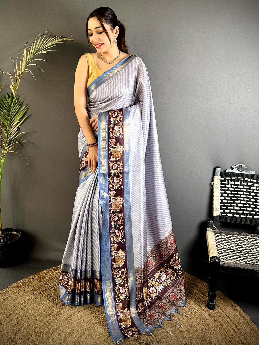 Royal Gadwal Weave Self Zari Saree