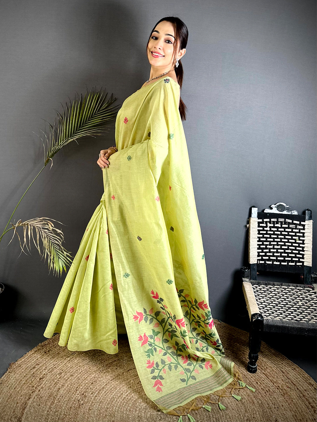 Pista Jamdani Pallu Khadi Linen Saree