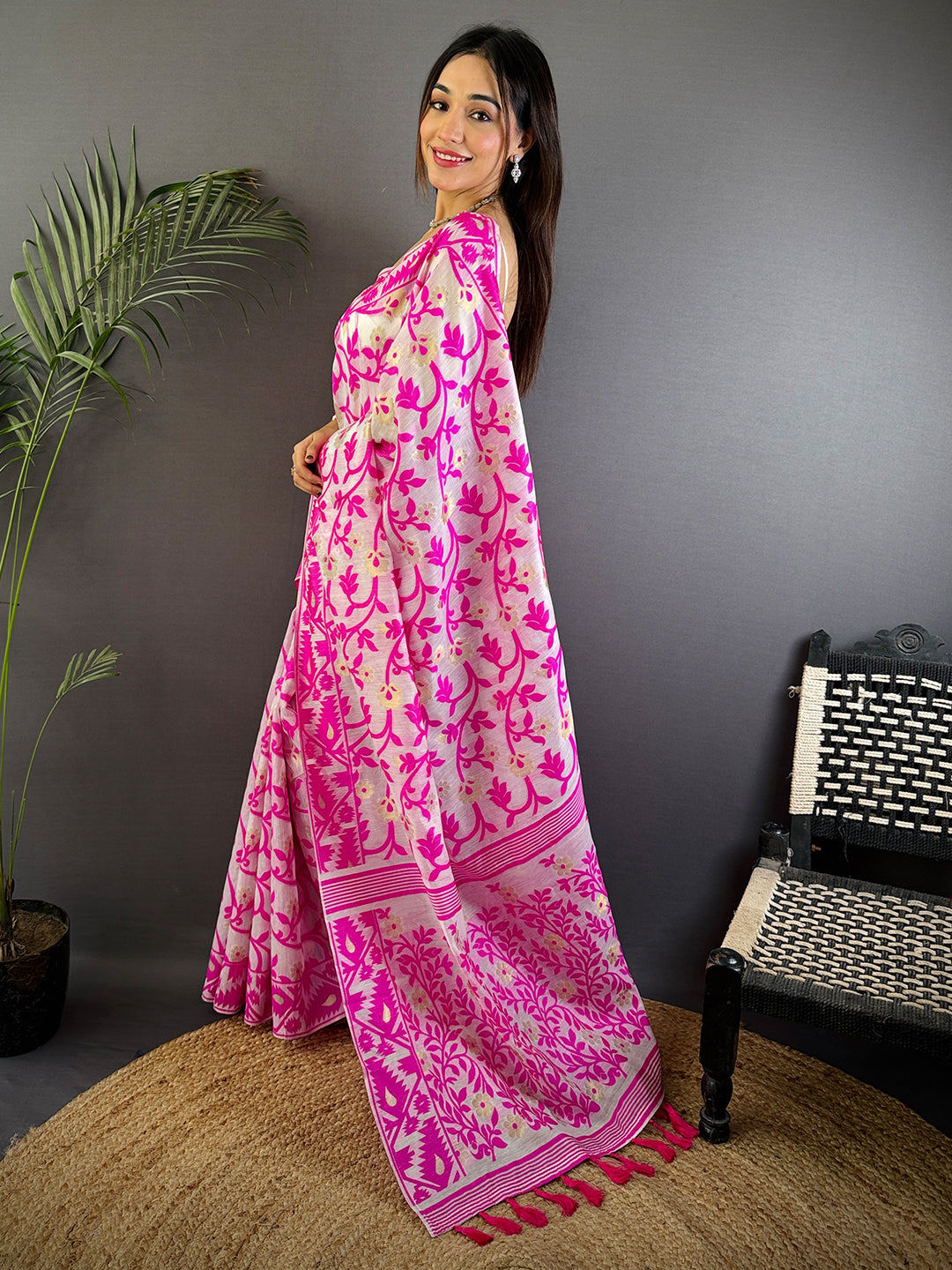 Radiant Pink Dhakai Jamdani Cotton Silk Saree