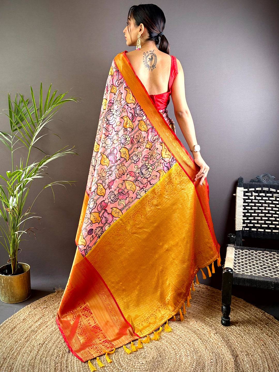 Pink Elegant Soft Silk Saree With Pattu Zari Border