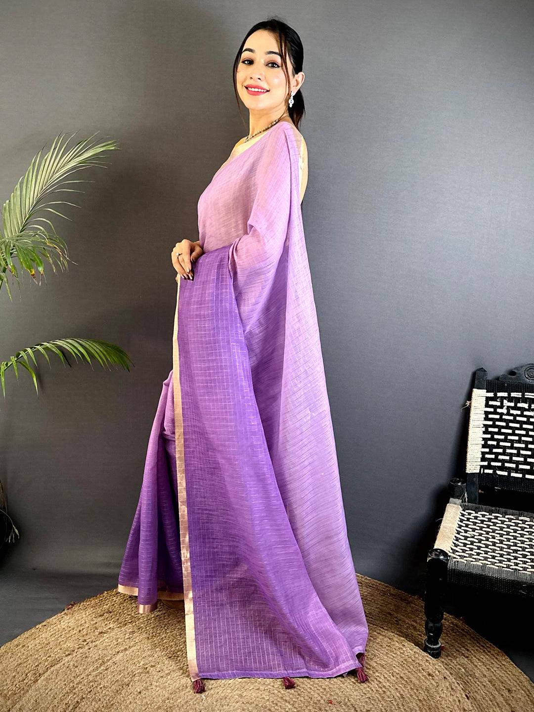 Vibrant Self Chex Linen Zari Saree