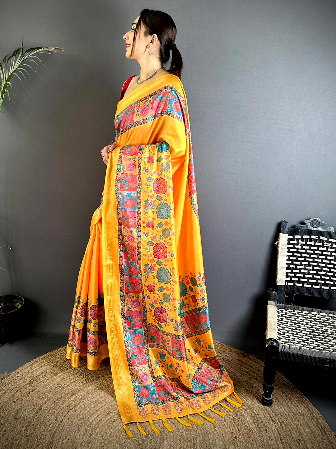 Graceful Kashmiri Print Soft Silk Saree