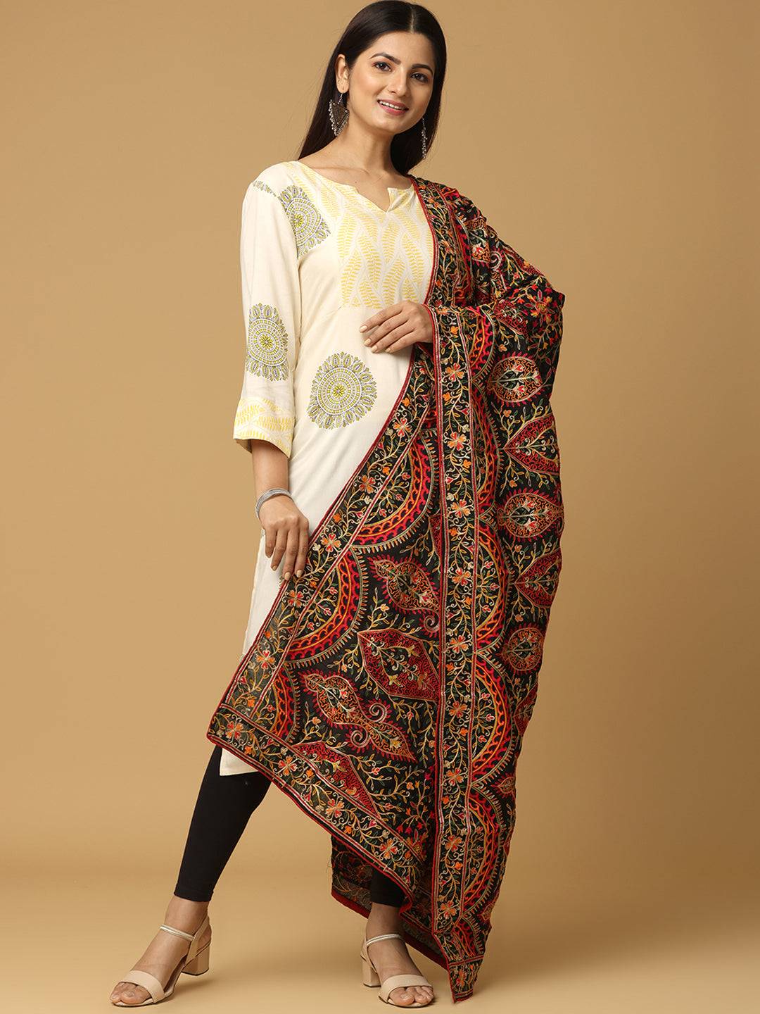 Model wearing poly chiffon pashmina dupatta with resham threadwork.