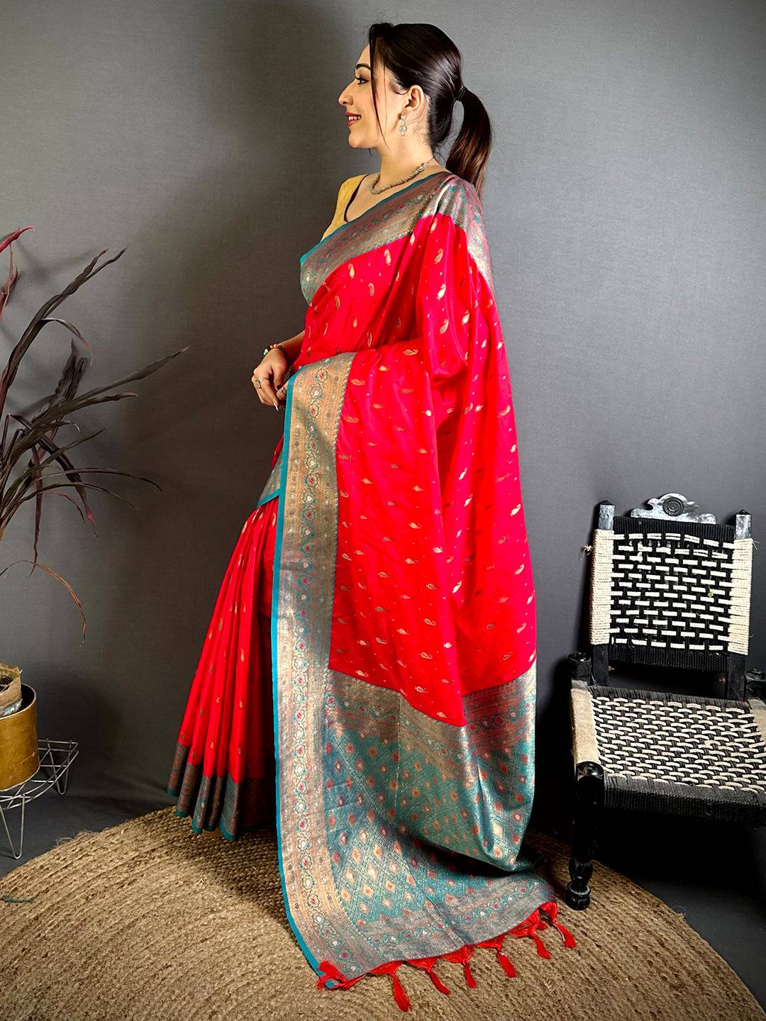 Classic Dual Shade Kanjivaram Saree