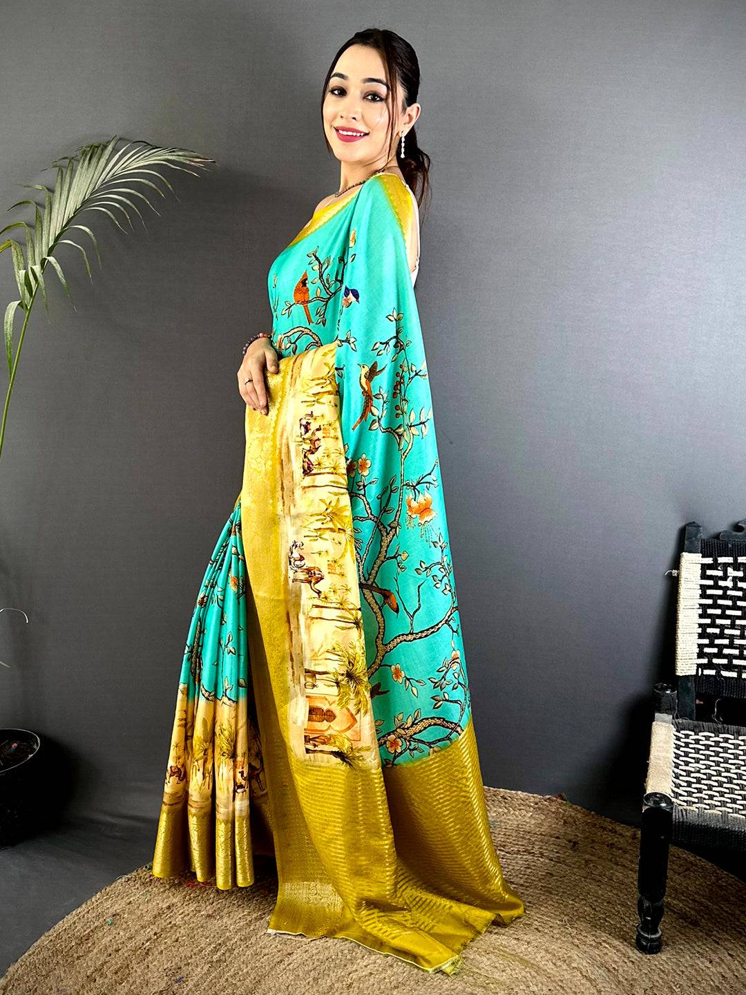 Artistic Self Zari Chex Viscose Dola Saree