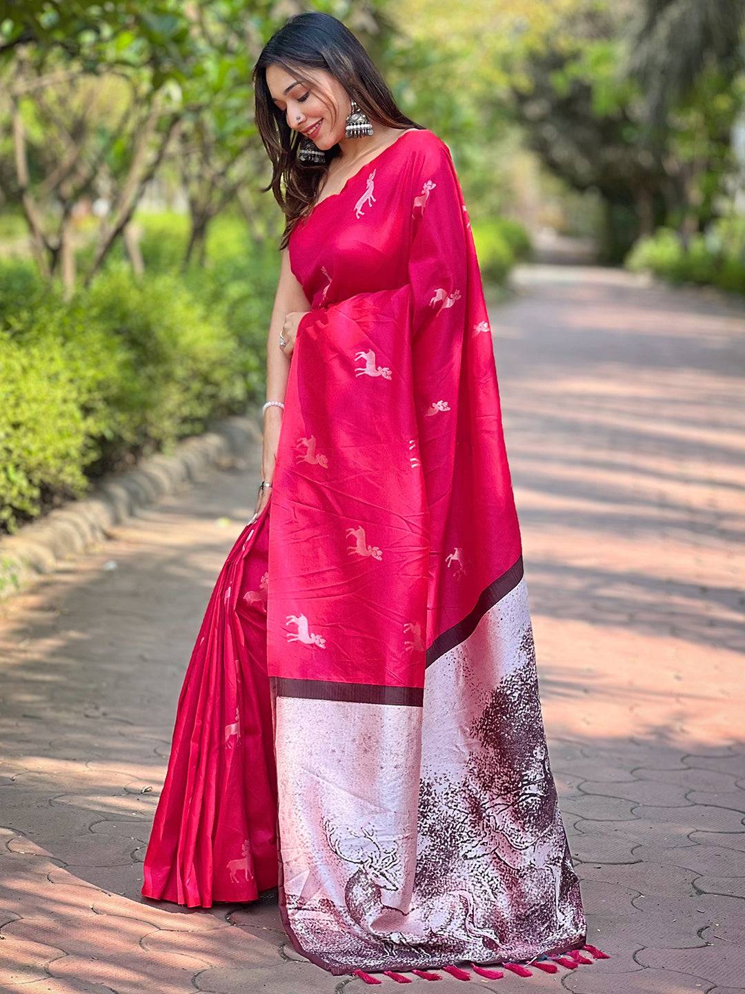 Elegant Rani soft silk saree with zari pallu