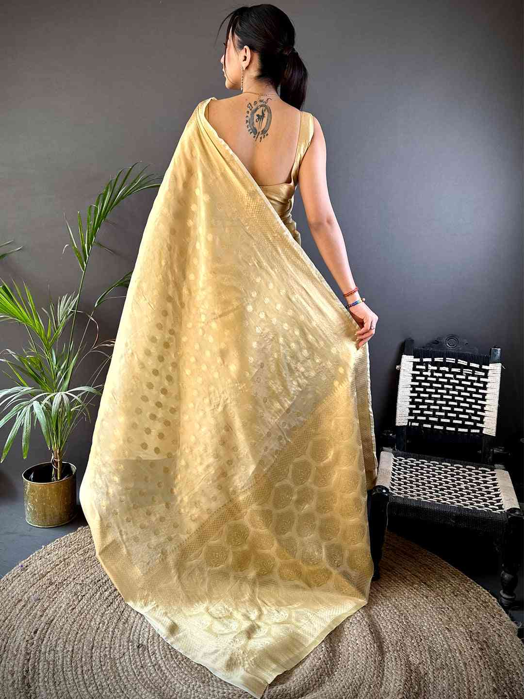 Elegant Gold Zari Glass Tissue Saree