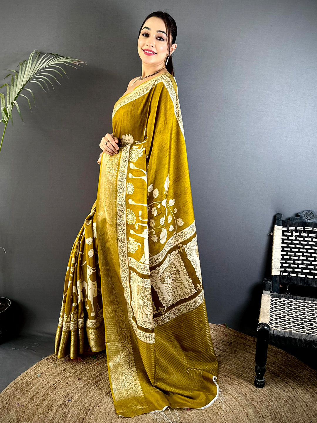 Tradition Self Zari Chex Viscose Dola Saree