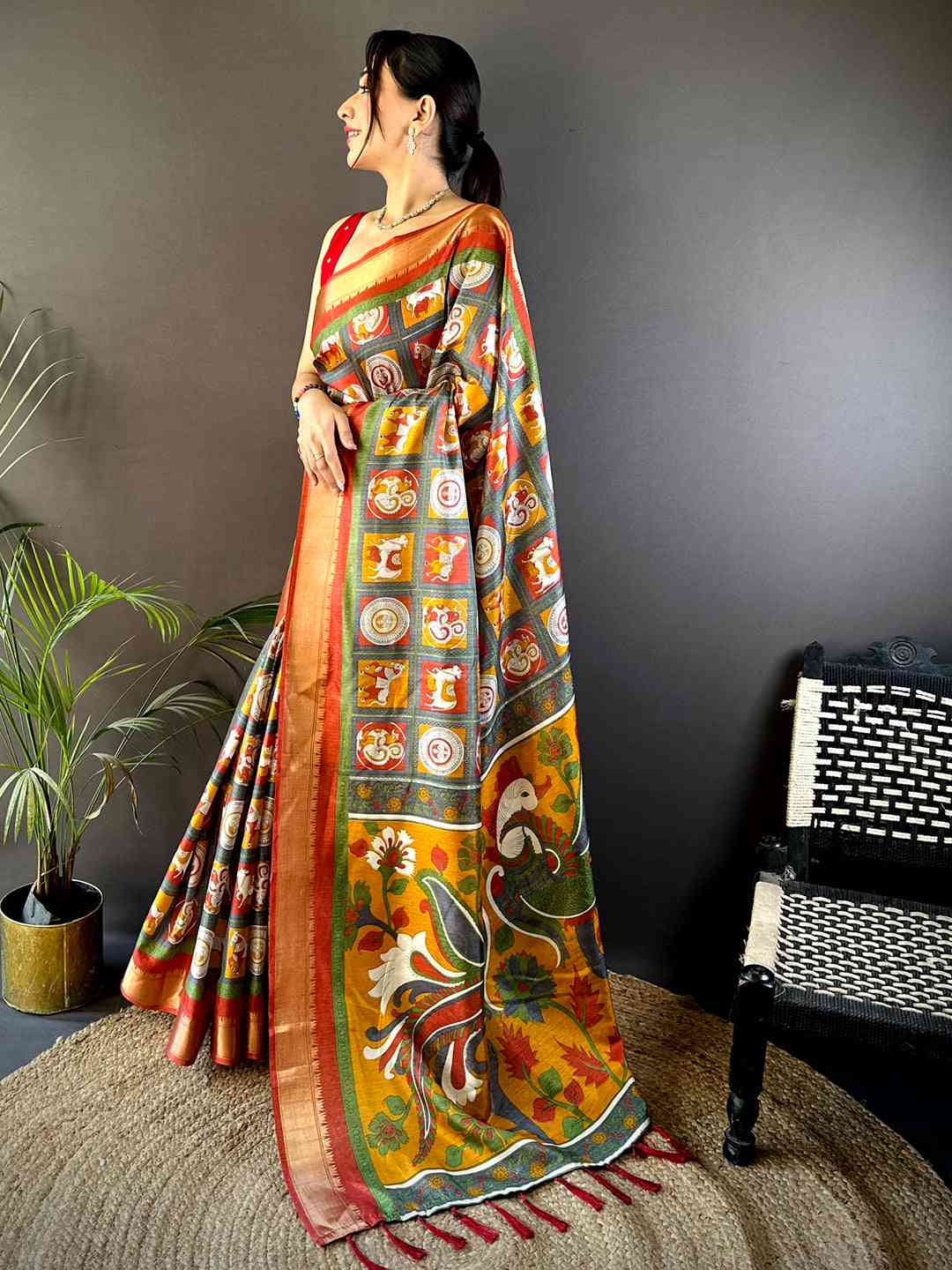 Grey Soft Silk Kalamkari Check Floral Print Saree