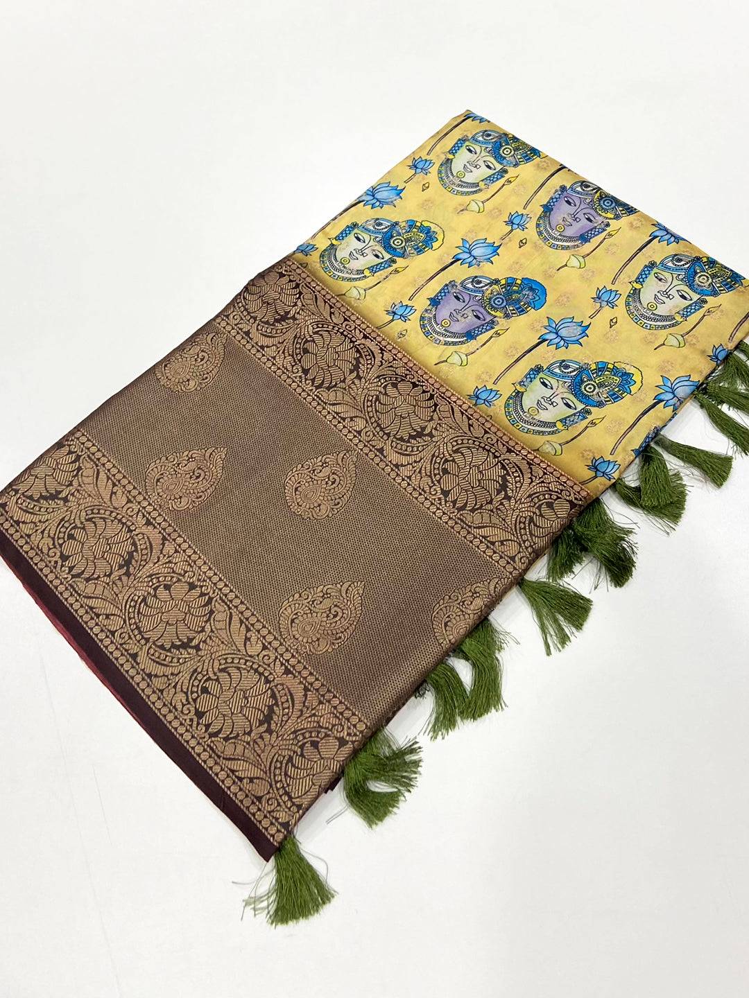 Regal Banarasi Silk Krishna Motif Pattu Saree