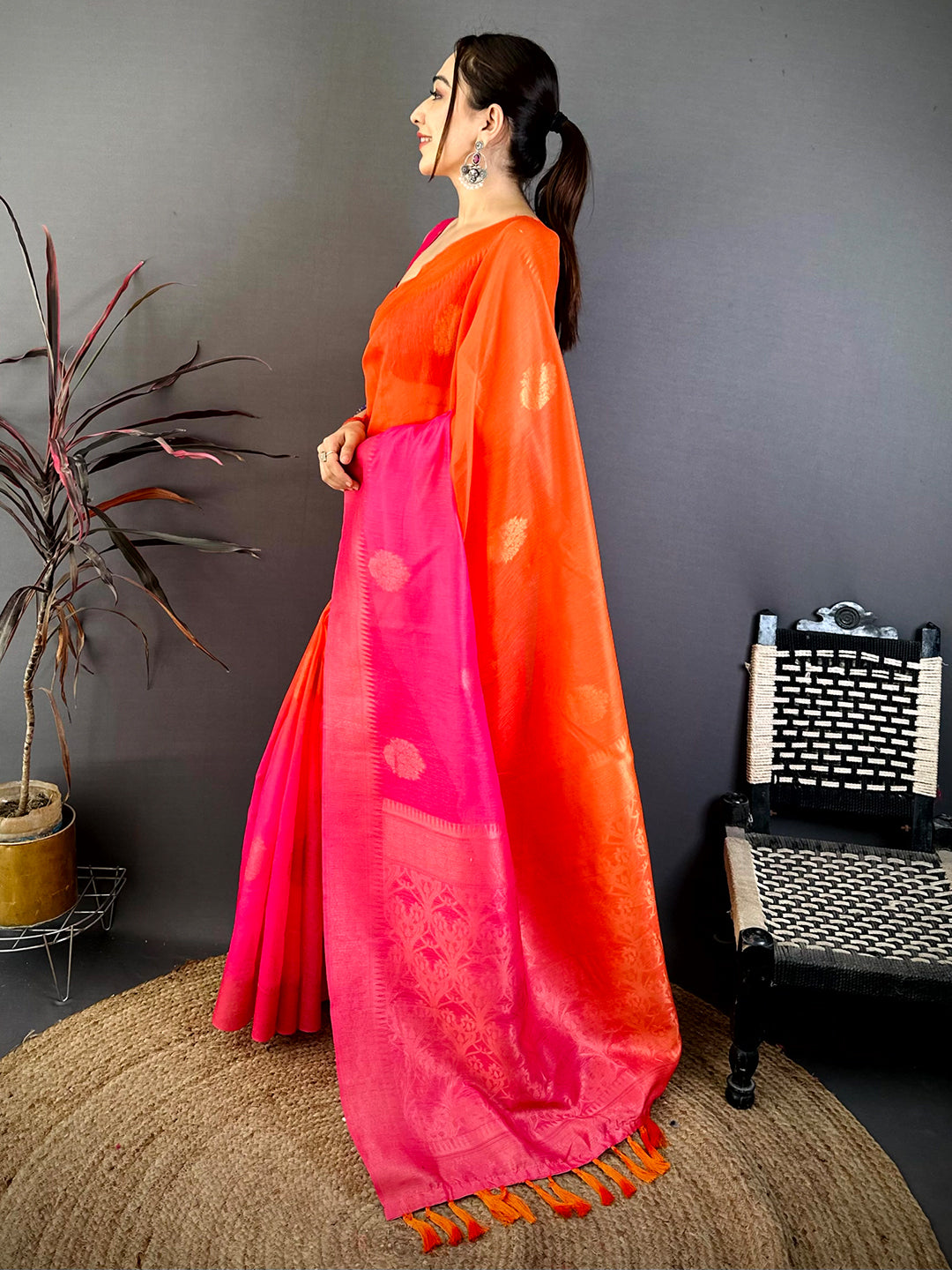 Stylish Slub 4D Print Pallu Saree