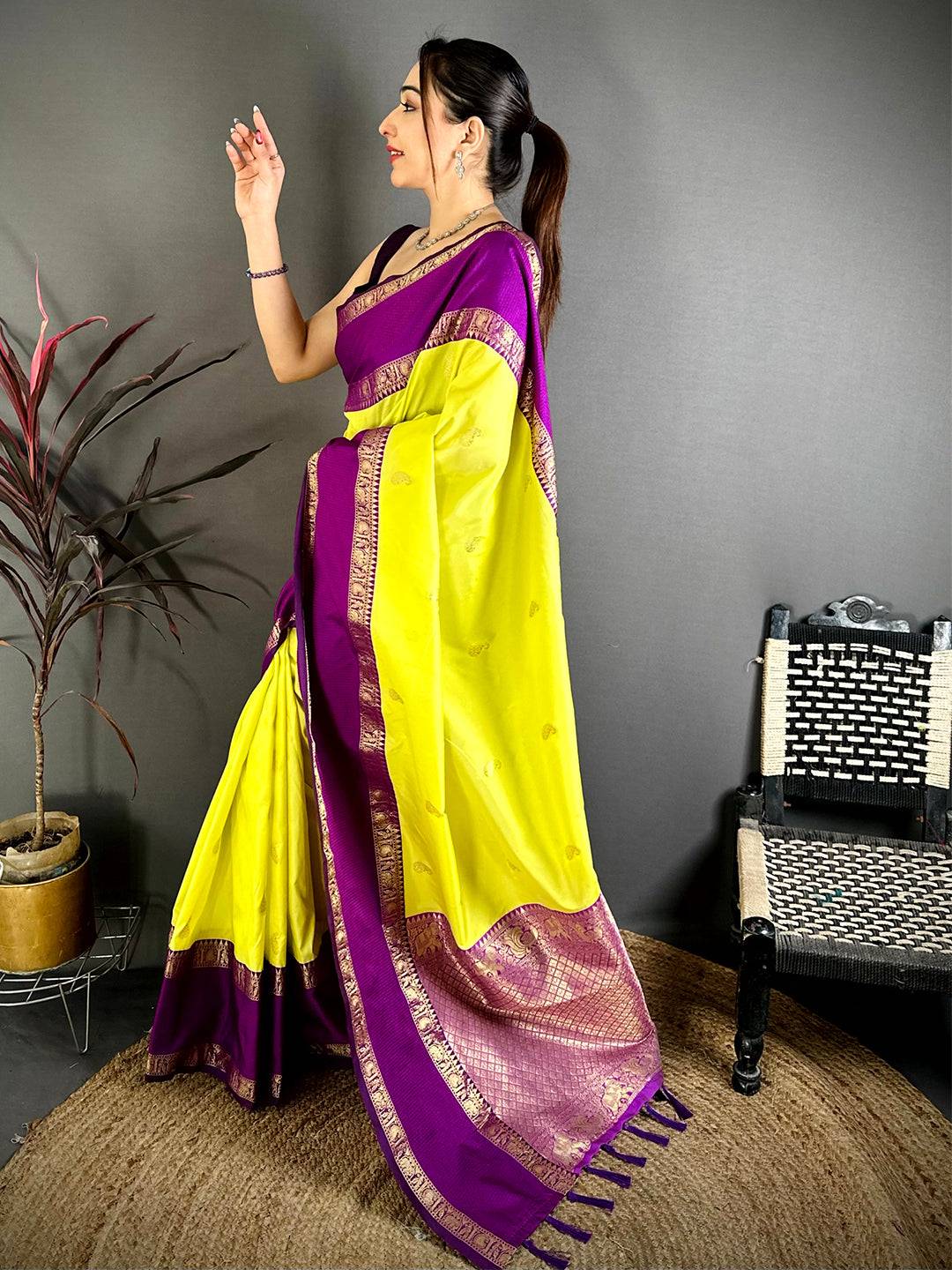 Regal Yellow Gadwal Pure Soft Silk Saree