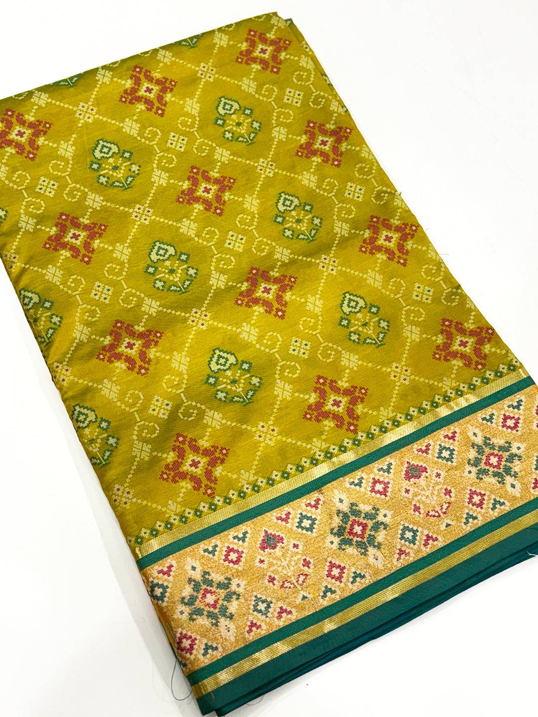 Elegant Green Pochampally Patola Silk Saree