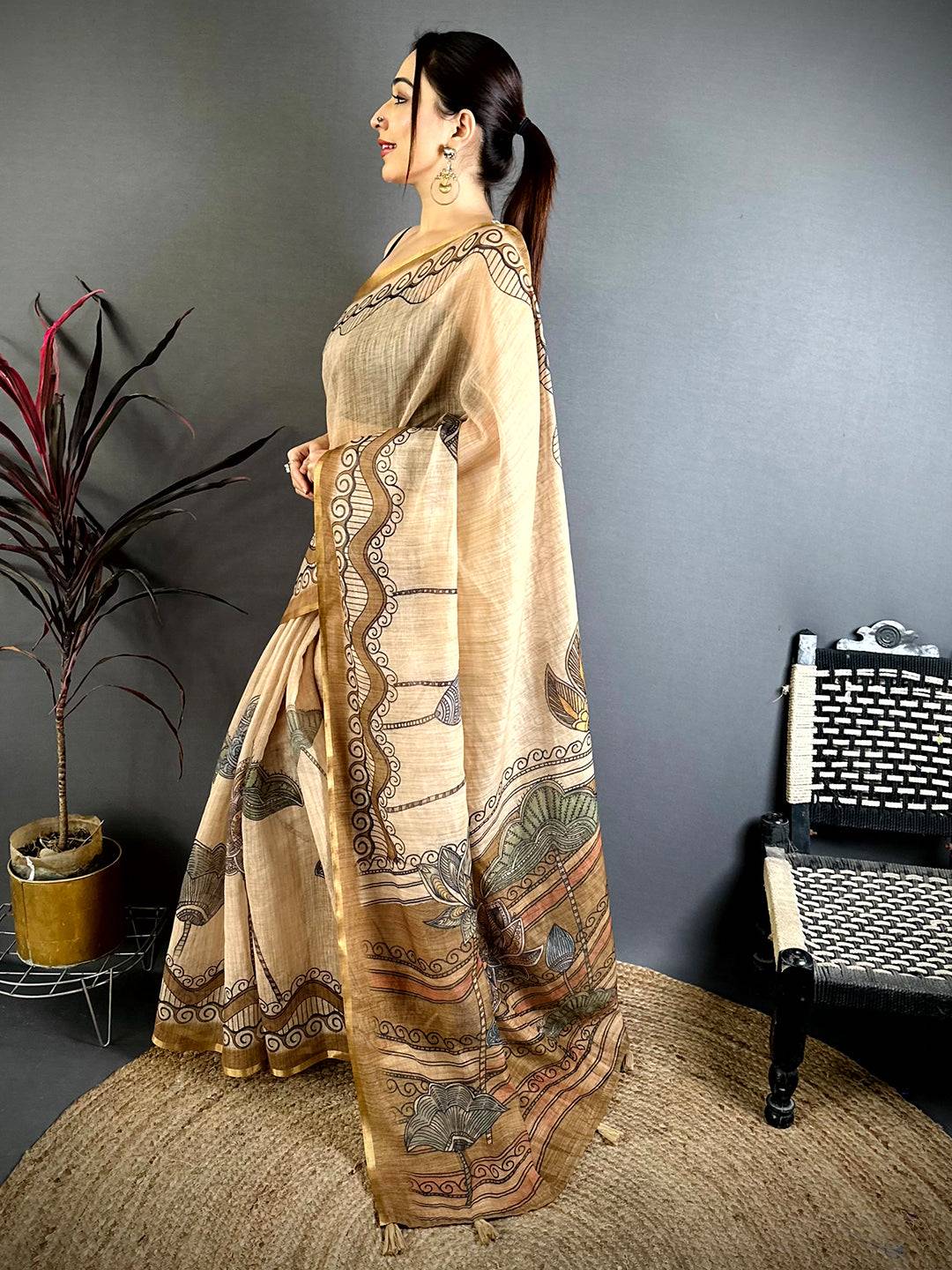 Stylish Freehand Kalamkari Linen Saree