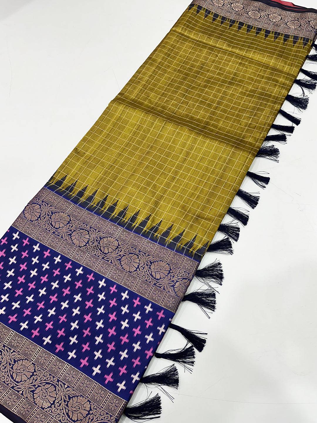 Unfolded Green Chex Ikkat Saree with tassel details