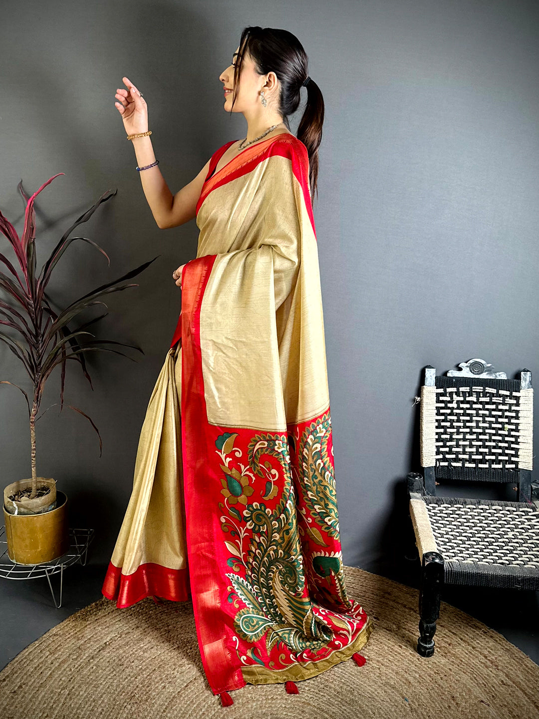 Gold Kalamkari Pallu Dola Saree