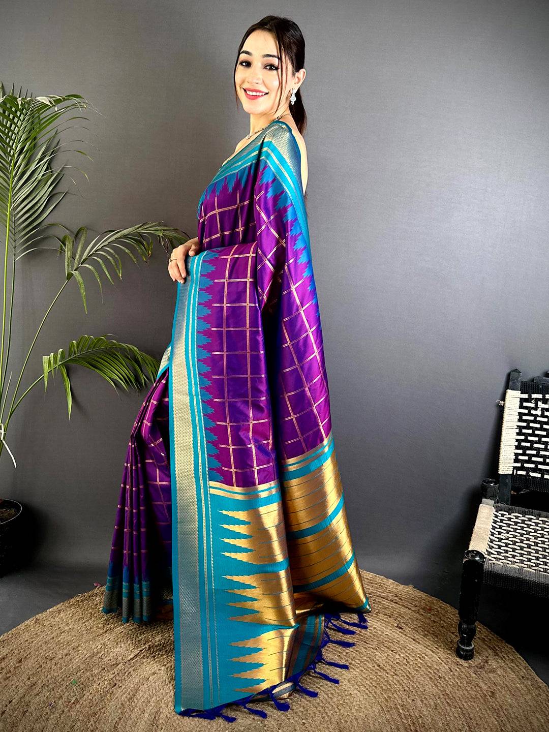 Regal Dual Tone Gold Zari Saree