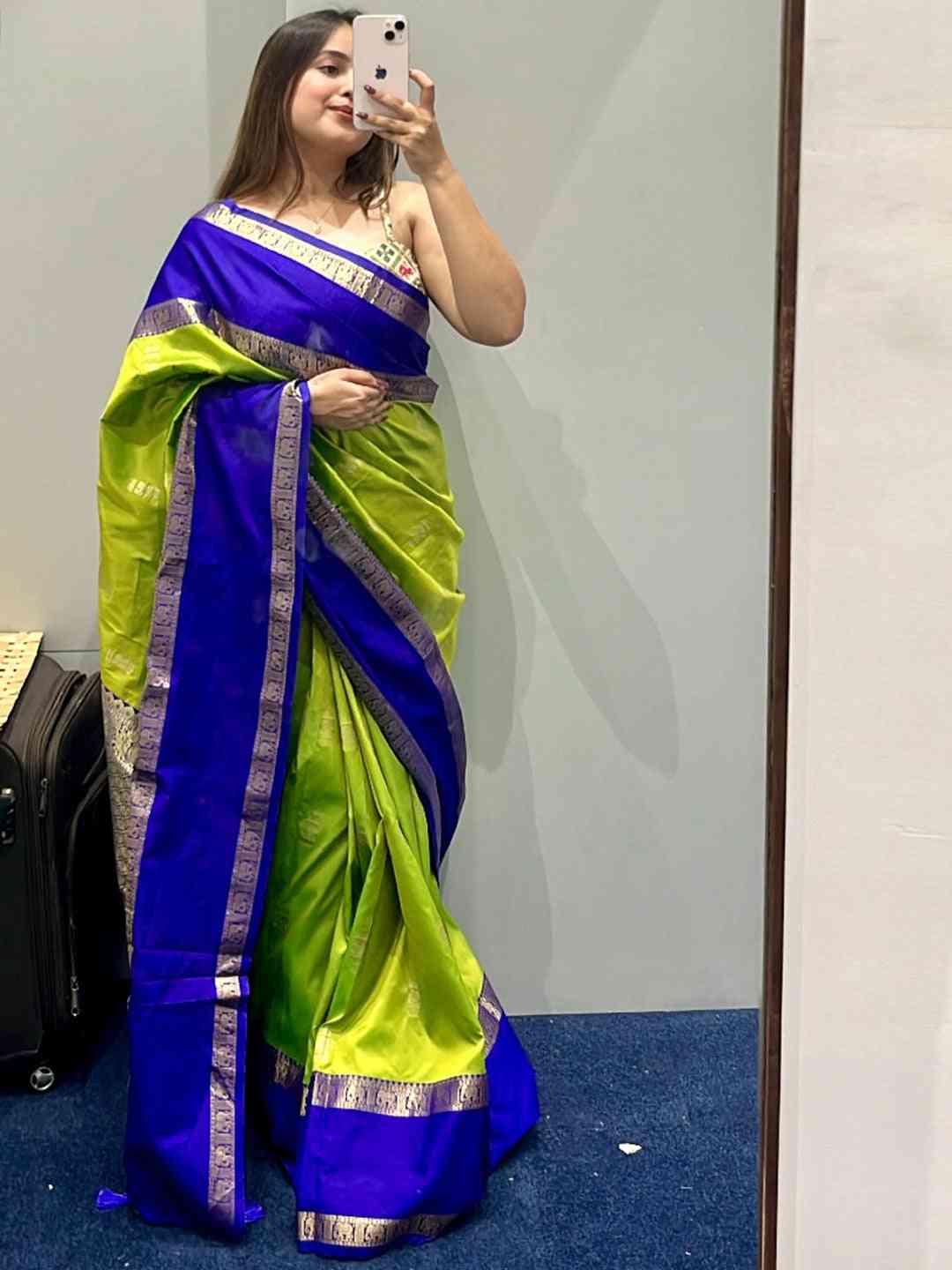 Gadhwal silk saree in blue and green, mirror reflection